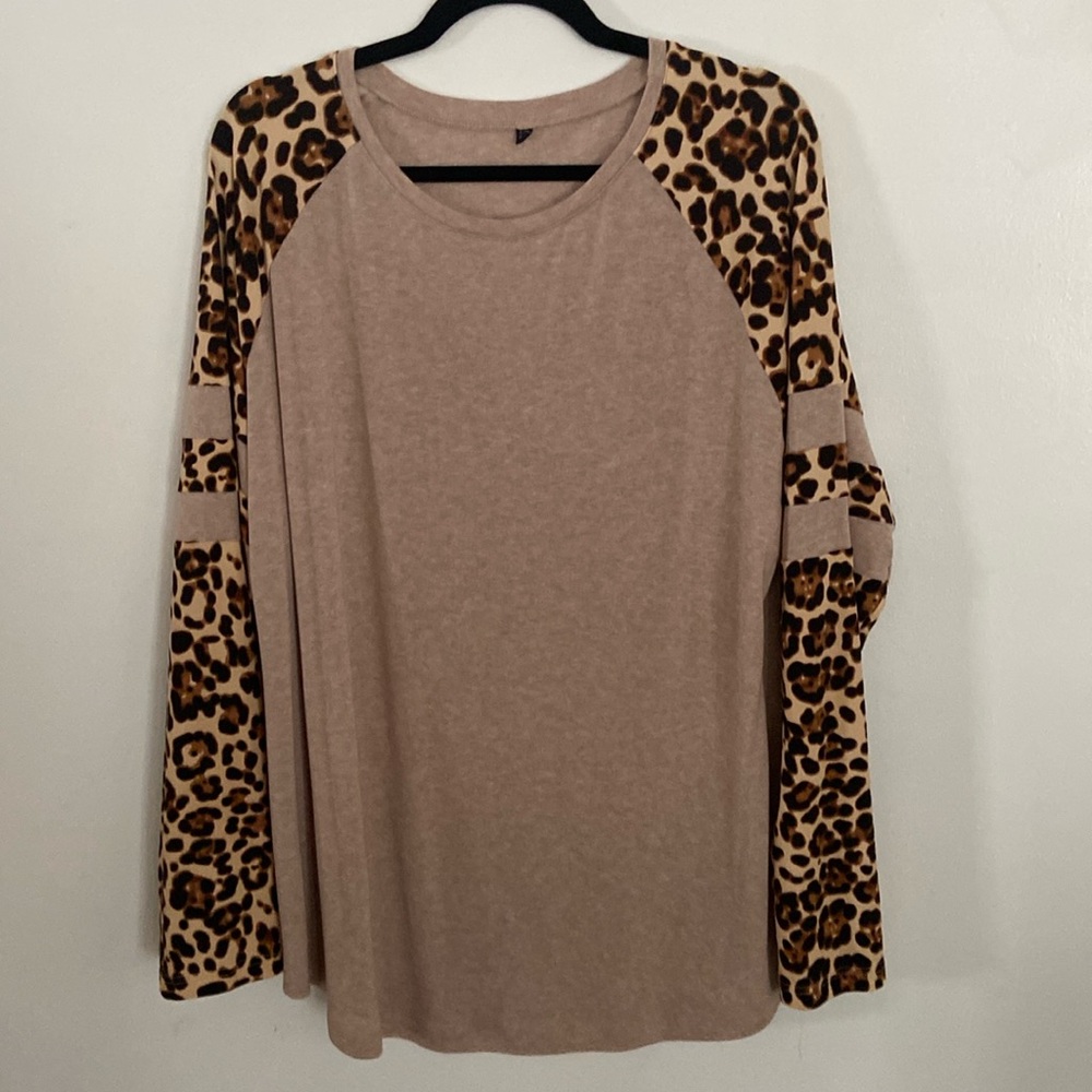 Leopard print top